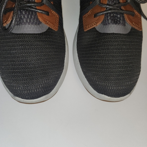 Olukai Mio Li Sneakers - Picture 9 of 10